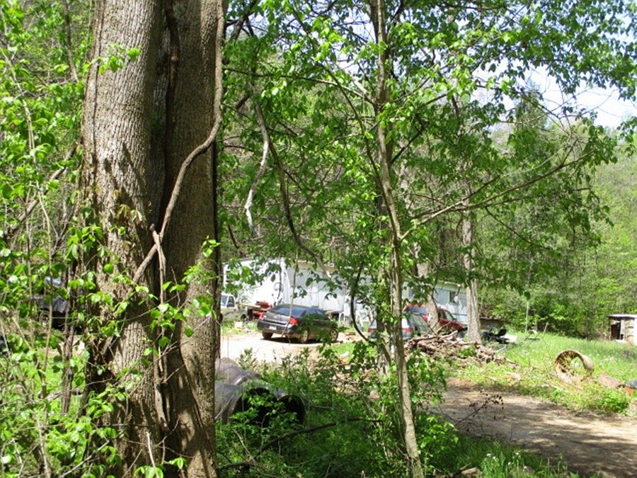 2nd image of 2006 Bob Irwin Rd