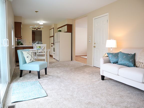 3rd image of 120 Haviland Ct