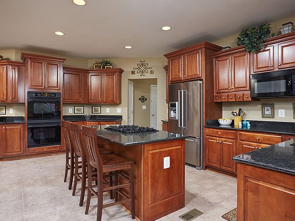 4th image of 42862 Glyndebourne Ct