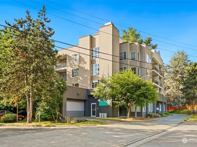 2301 NE Blakeley Street #202, Seattle, WA, 98105