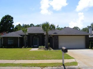 1613 Champagne Ave, Gulf Breeze, FL 32563