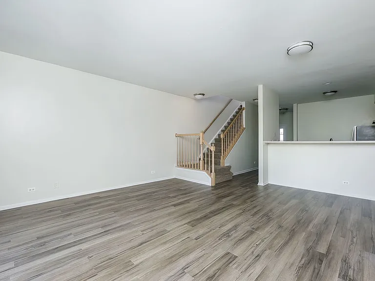 2943 Kentshire Cir — Photo 4