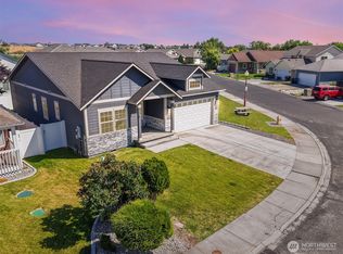 1300 W Marina Dr APT 33, Moses Lake, WA 98837
