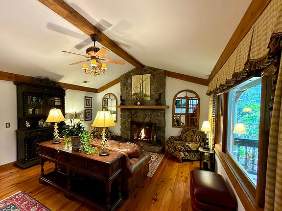 5th image of 72 Moonlight Lane