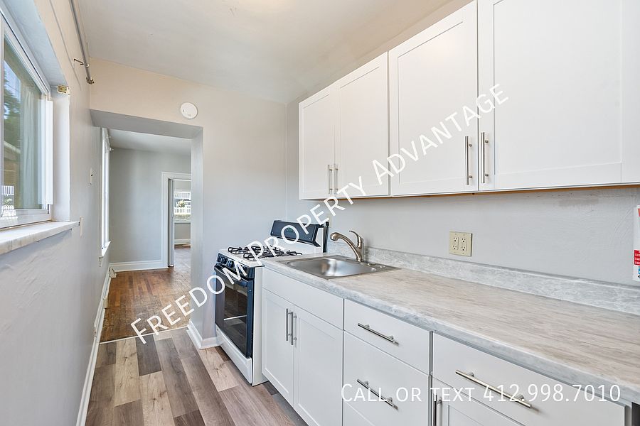 1st image of 1737 Leolyn St Unit 1