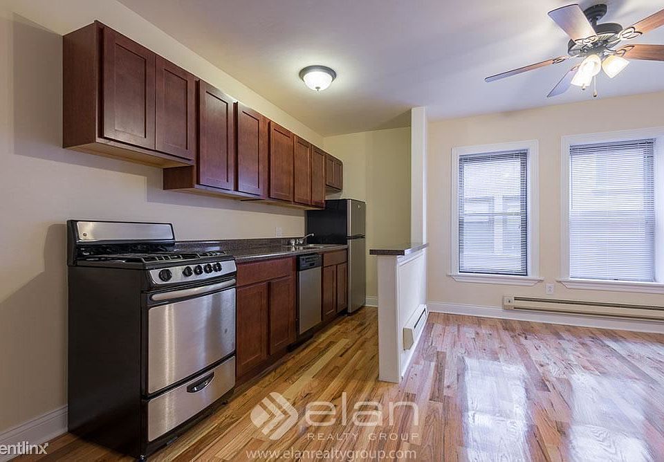 1st image of 821 W Cornelia Ave APT 115