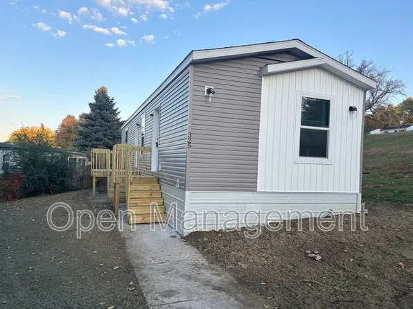 725 S 12th St, Bismarck, ND