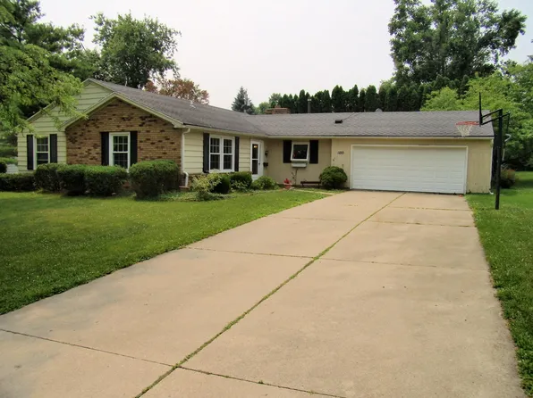 1100 Crestview Dr, Angola, IN 46703