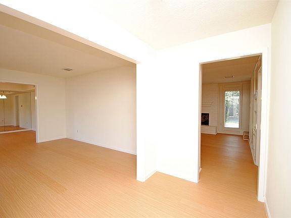 3rd image of 6103 Portal Dr