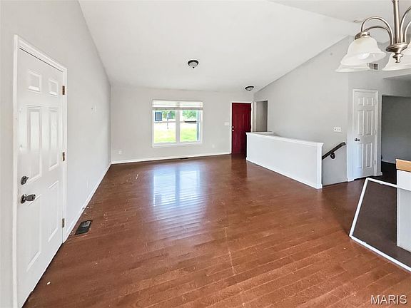 5th image of 7304 Hillandale Dr