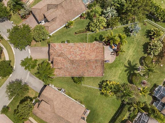 4th image of 10050 SW Cardigan Circle