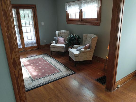 3rd image of 238 Aberdeen Ave