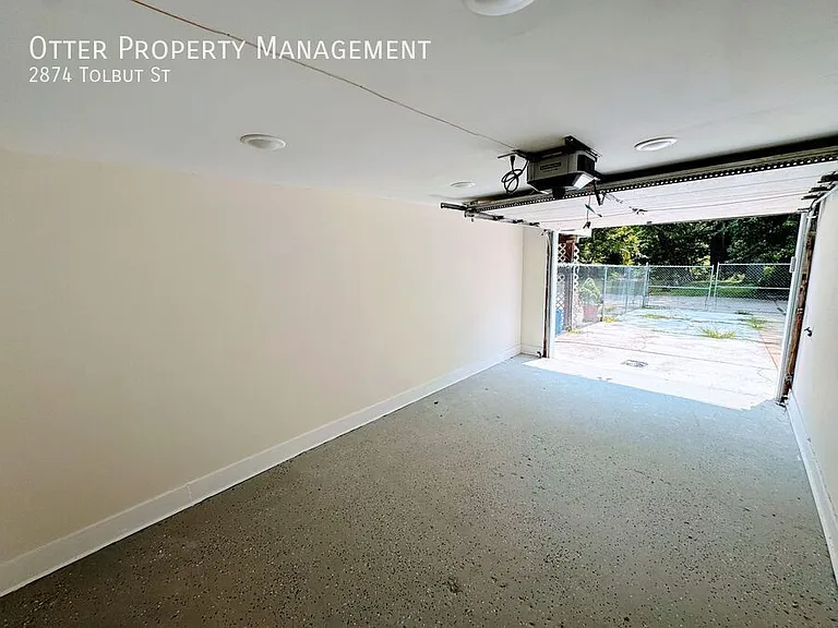 2874 Tolbut St — Photo 41