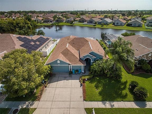 2nd image of 2400 Wood Pointe Dr