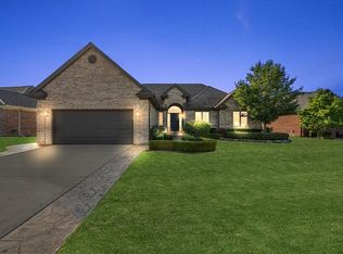16130 Bishopsgate Dr, Macomb, MI 48044