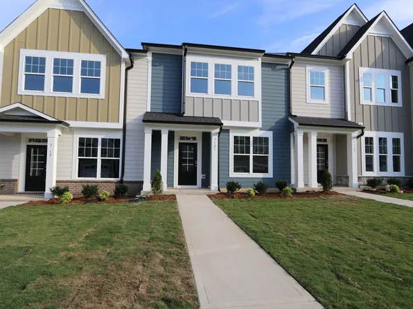 3121 Cathedral Comb Dr, Apex, NC 27502