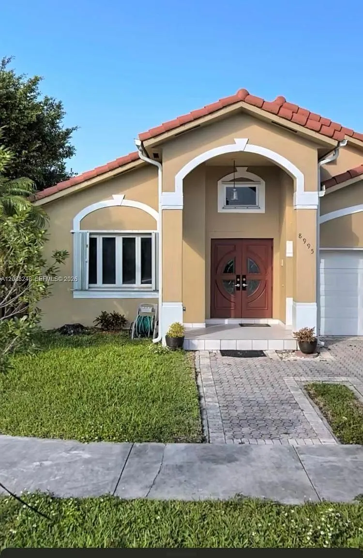 Florida Tropical Estates — Photo 1
