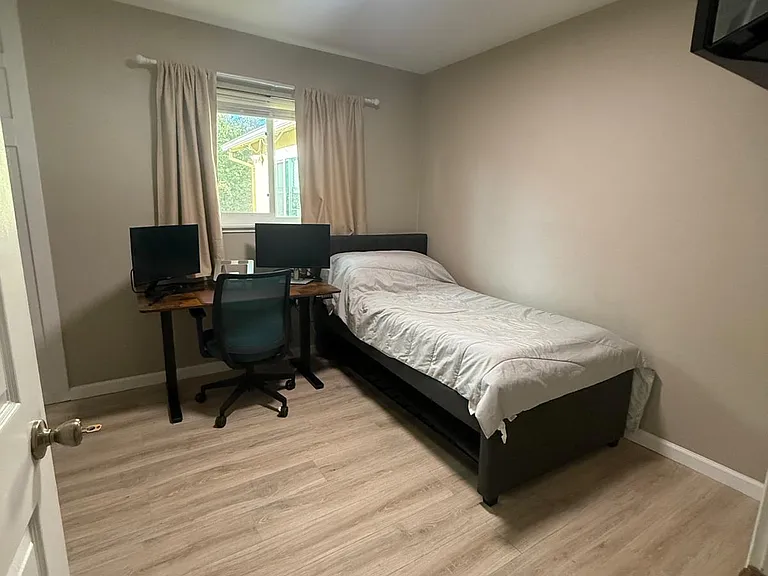 108 Saunders Dr — Photo 10
