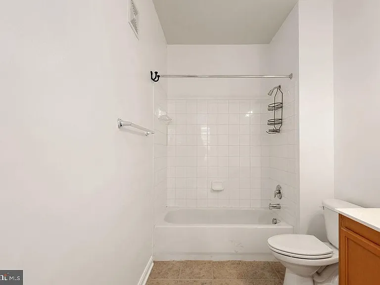 2655 Prosperity Ave #415 — Photo 4