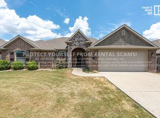 4620 W Wales Dr, Fayetteville, AR 72704