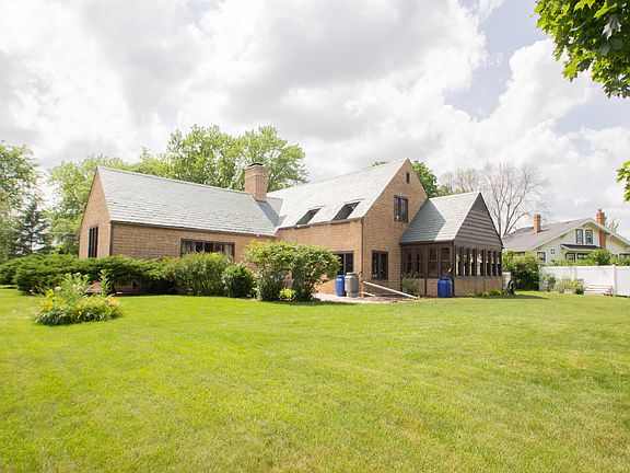 2nd image of 1326 Thomas Ave