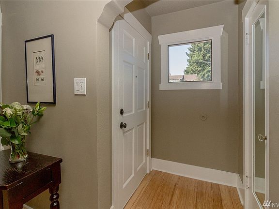 3rd image of 4617 Fawcett Ave