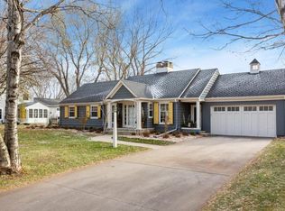 120 Ridgeview Dr E, Wayzata, MN 55391