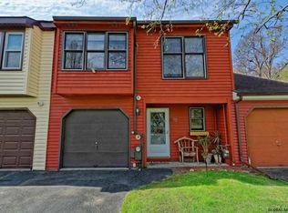 73 Westchester Dr, Clifton Park, NY 12065