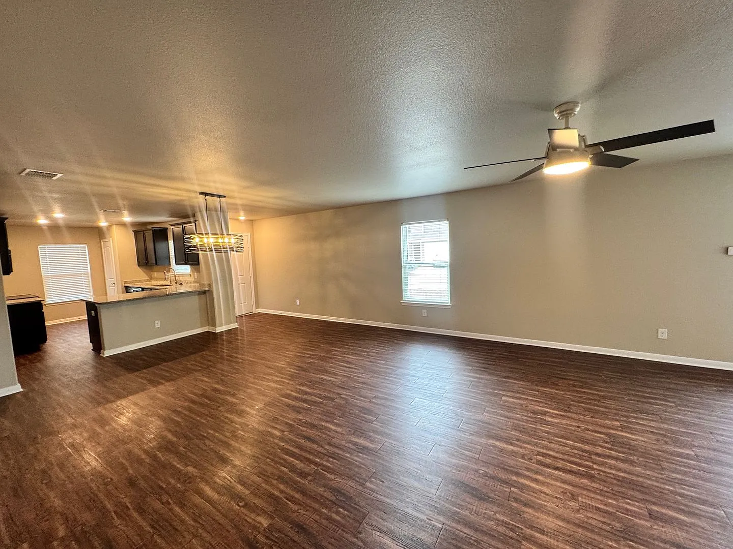 Move-In Ready 3-Bedroom, 2-Bath Home in Luckey Ranch West SA — Photo 4