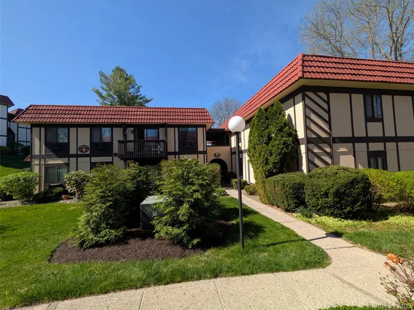 9 Loudon Dr Unit 6, Fishkill, NY 12524