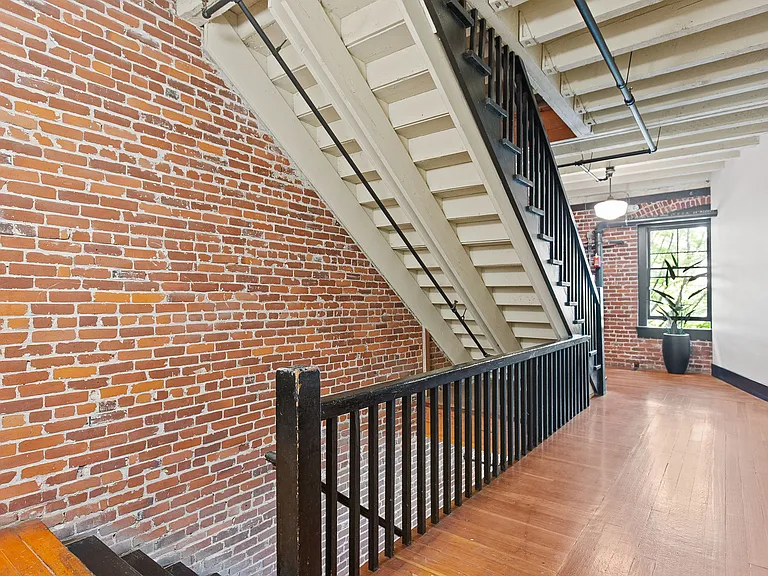 1306 NW Hoyt St #207 — Photo 21
