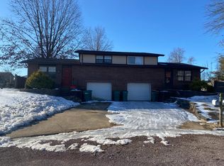 19 Concord Dr, Millstadt, IL