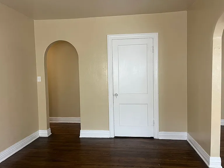 1504 S Knoxville Ave — Photo 6