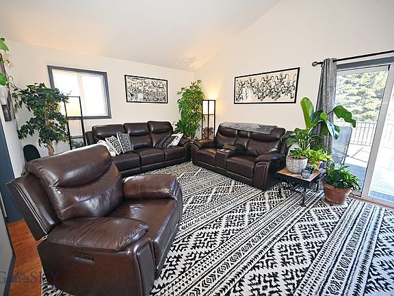 3rd image of 304 E Granite Ave