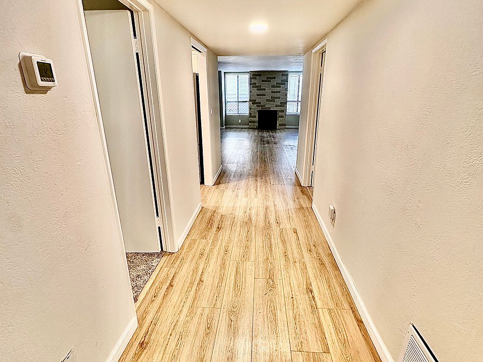 Unit #103 fabulous wide hallway