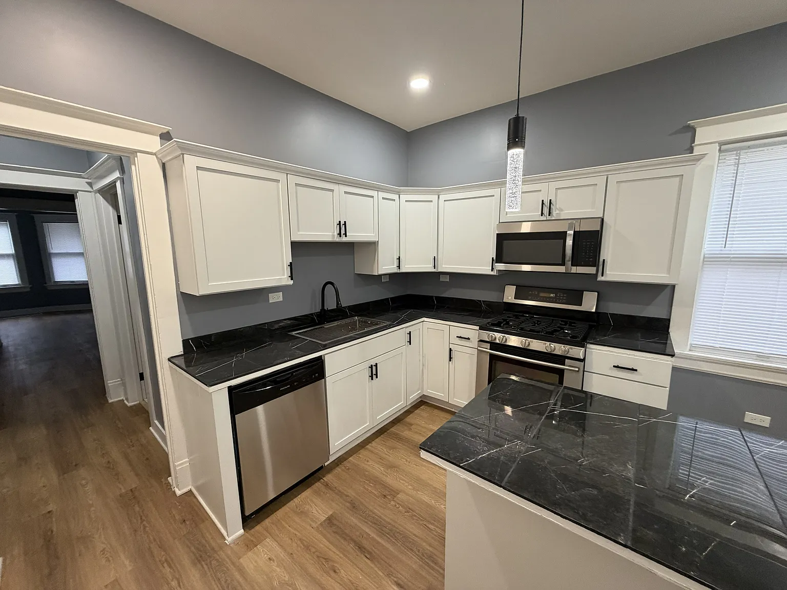 3 bed, $2,100 — Photo 2