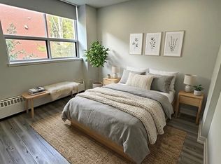 15 Walmer Rd #507, Toronto, ON M5R 2X1