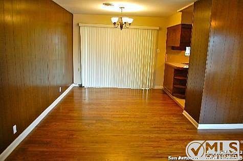 3rd image of 542 Radiance Ave