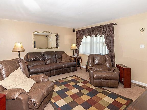 4th image of 10309 Nassau Ln
