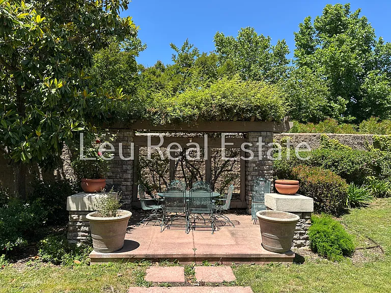 131 Gage Ct — Photo 44