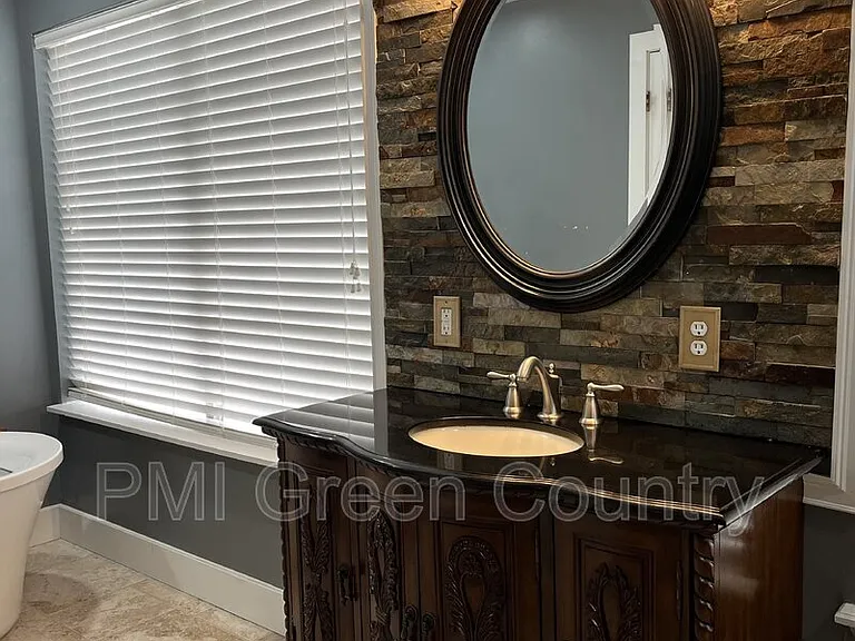1608 S Kalanchoe Ave — Photo 20
