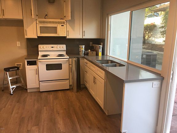 3rd image of 790 S Danvers Cir