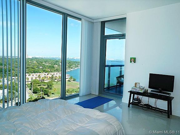 3rd image of 601 NE 36th St APT 1501