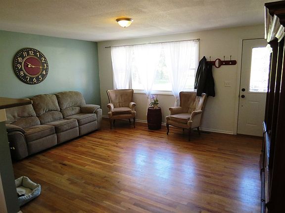 3rd image of 503 Elk Dr