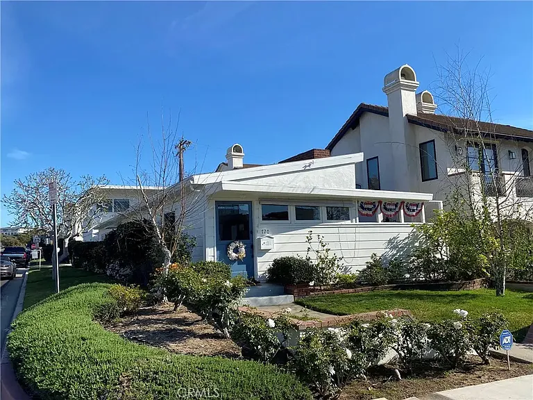 720 Narcissus Ave — Photo 1