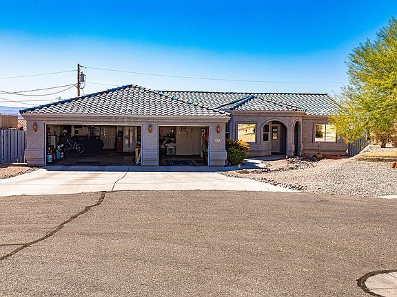 4th image of 3175 Iroquois Cir