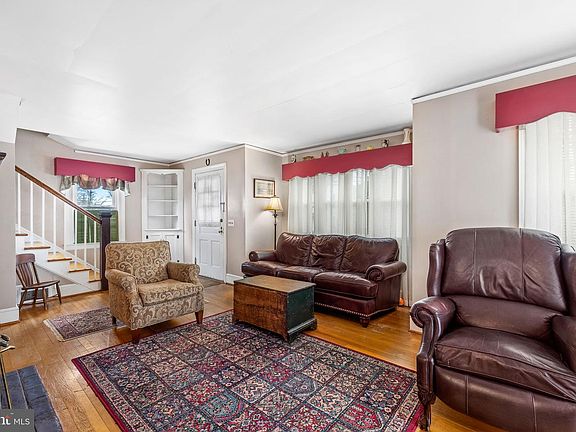4th image of 186 Belleview Ave