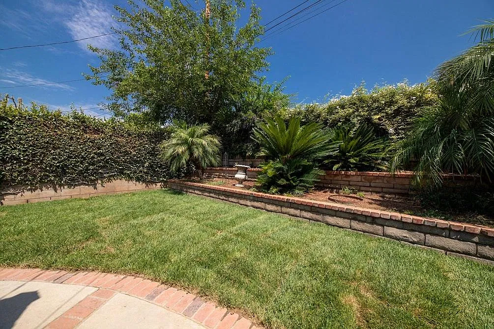 4 bed, 1829 sqft, $4,500 — Photo 3
