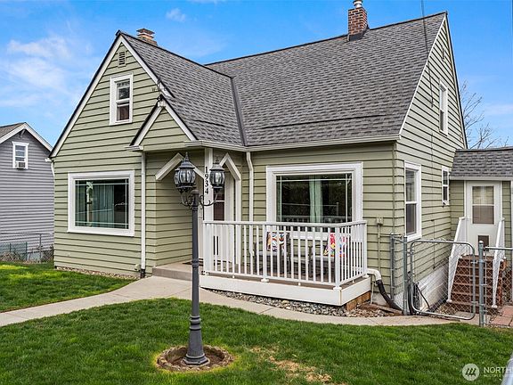 3rd image of 1934 N Callow Avenue