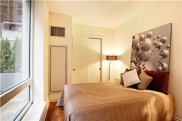 Sold by Warburg | media 12